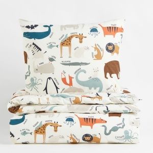 Brand new in package - H&M Organic twin Duvet cover pillowcase animal print